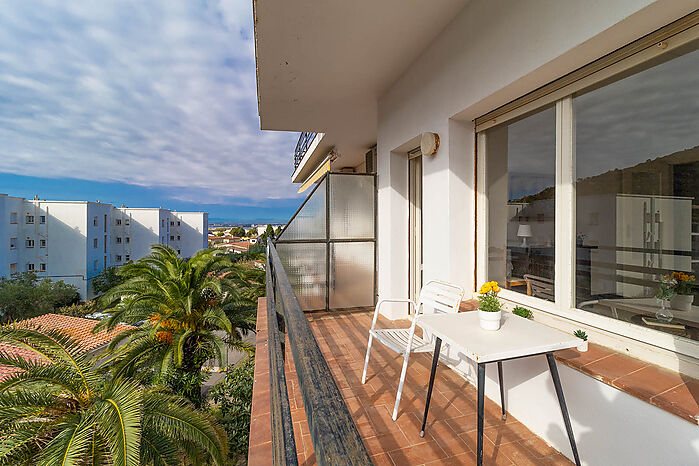 Apartamento soleado con terraza y todo exterior