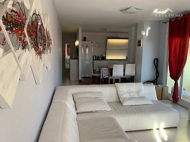 Precioso piso con magnífica terraza en Empuria