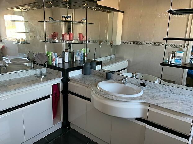 Precioso piso con magnífica terraza en Empuria