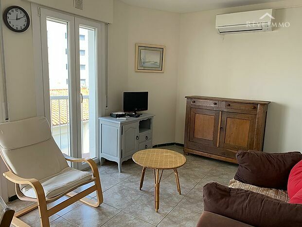 Bonito piso de 2 dormitorios en el barrio tranquilo de Santa Margarita con amarre comunitario