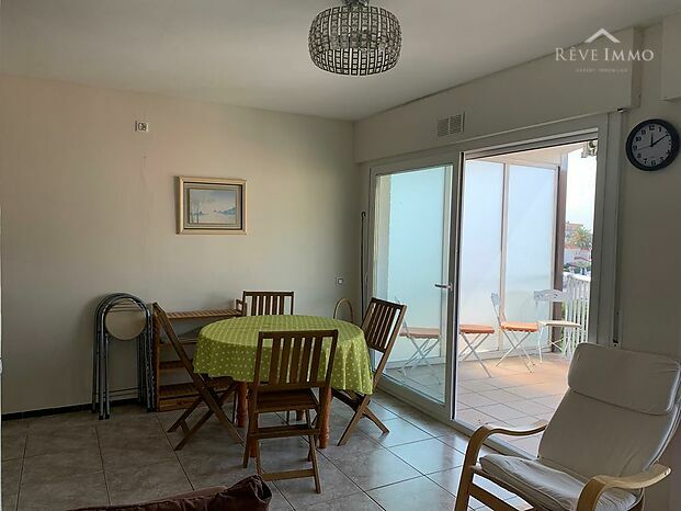 Bonito piso de 2 dormitorios en el barrio tranquilo de Santa Margarita con amarre comunitario