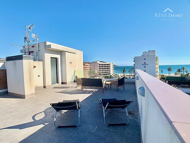 Espléndido atico de nueva construcción con vista al mar y piscina en venta en Santa Margarita