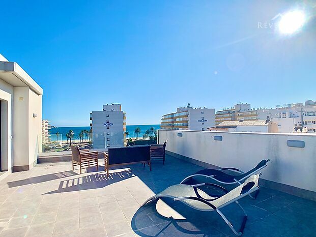 Espléndido atico de nueva construcción con vista al mar y piscina en venta en Santa Margarita