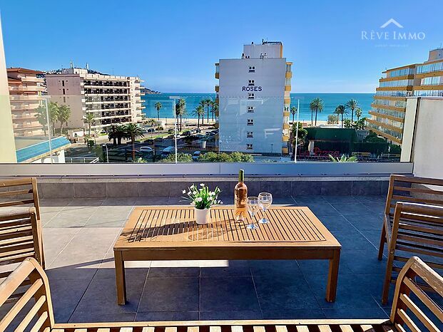 Espléndido atico de nueva construcción con vista al mar y piscina en venta en Santa Margarita