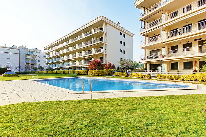 Bel appartement avec grande terrasse, piscine et parking à Salata