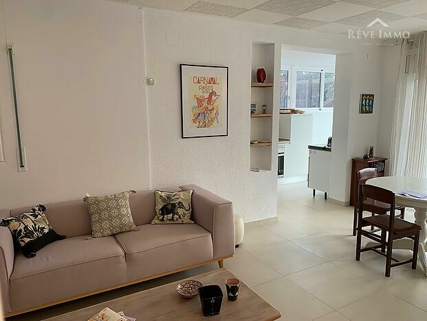 Splendide Appartement  rénové Vue Mer avec son garage fermé à Canyelles Rosas