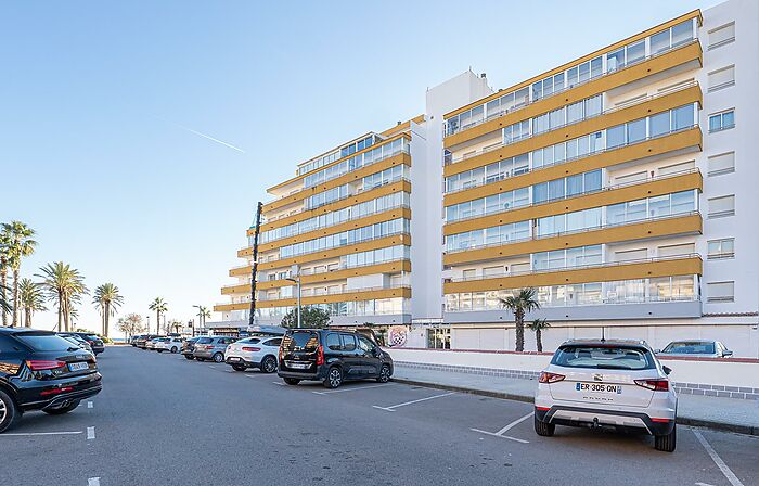 Oportunidad de inversión para alquiler: Moderno apartamento renovado de 2 dormitorios - a tan solo 50m de la playa de Santa Margarita