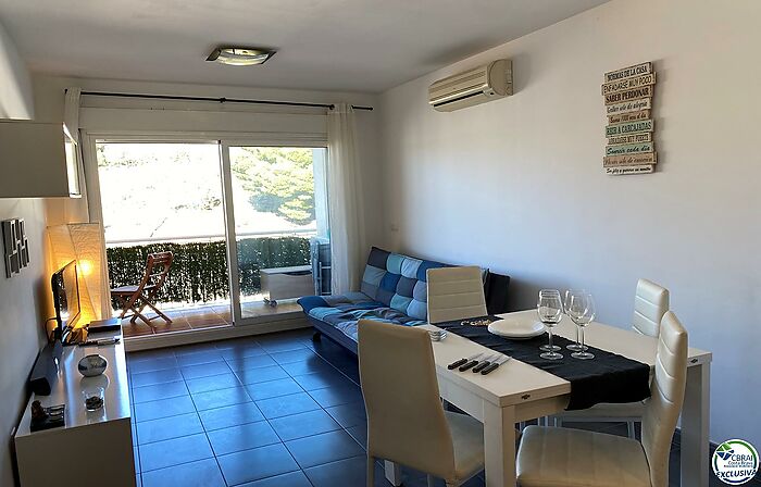 Apartamento con muy buenas prestaciones cercano a la Vila y a las playas.