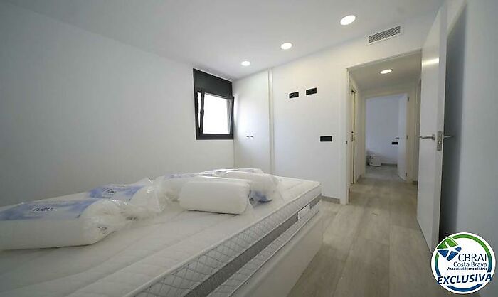 Nuevo apartamento de 2 dormitorios con vista parcial al mar