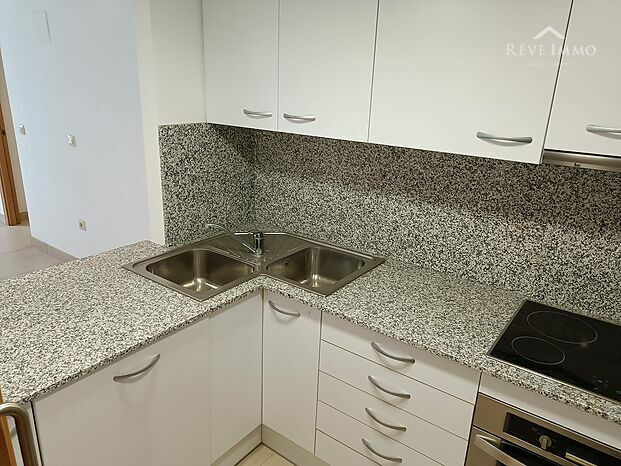 Piso rénovado en el corazon de la ciudad de Roses