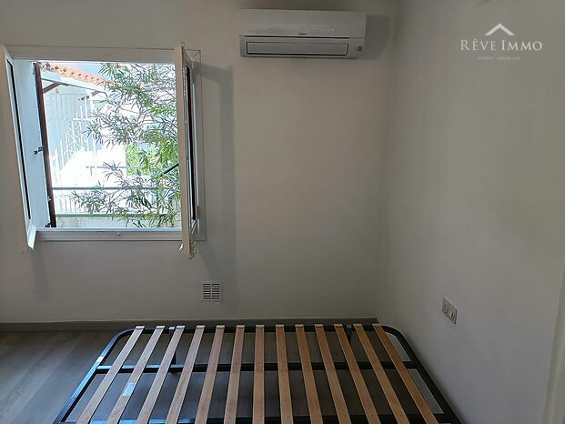 HERMOSO APARTAMENTO DUPLEX CON VISTAS AL MAR EN ROSAS ALMADRAVA CON ESTUDIO INDEPENDIENTE