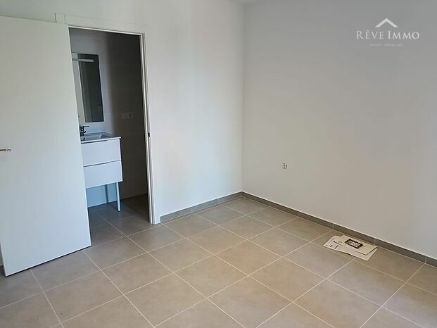 HERMOSO APARTAMENTO DUPLEX CON VISTAS AL MAR EN ROSAS ALMADRAVA CON ESTUDIO INDEPENDIENTE