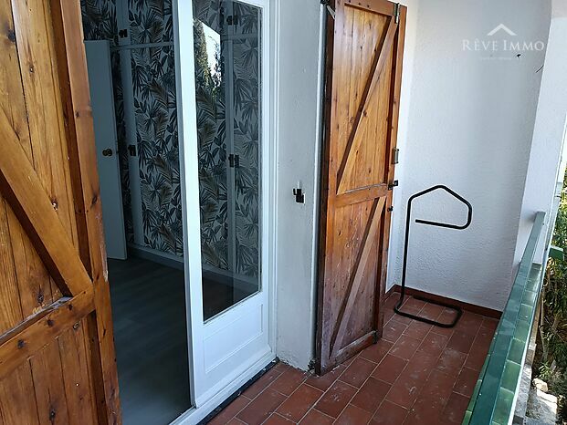 HERMOSO APARTAMENTO DUPLEX CON VISTAS AL MAR EN ROSAS ALMADRAVA CON ESTUDIO INDEPENDIENTE