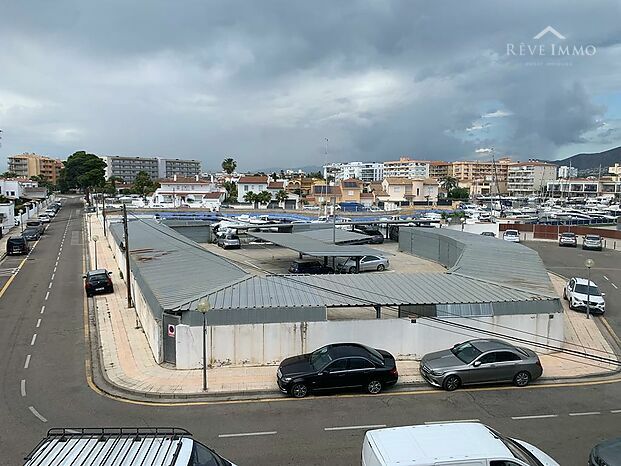 Rare Double Appartement à Santa Margarita Rosas avec Amarrage communautaire de 7 mètres