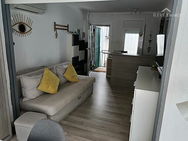 TRÈS BEL APPARTEMENT RÉNOVÉ AUX JARDINS 1 DE ROSAS