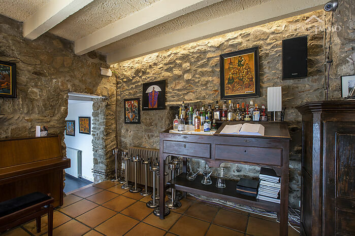 Superbe Propriété Catalane au coeur de l Emporda , vendue équipée avec Grand Restaurant