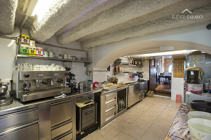 Superbe Propriété Catalane au coeur de l Emporda , vendue équipée avec Grand Restaurant