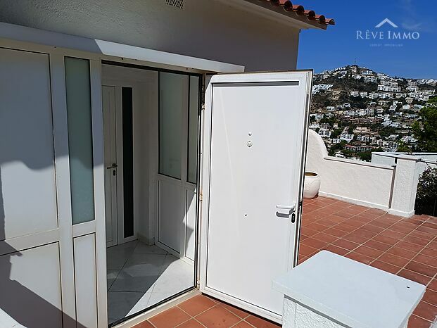 MAGNIFIQUE VILLA AVEC VUE MER EXCEPTIONNELLE ENTRE  CANYELLES/ ALMADRAVA DE ROSES