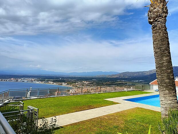 Appartement avec une vue époustouflante sur la baie de Rosas