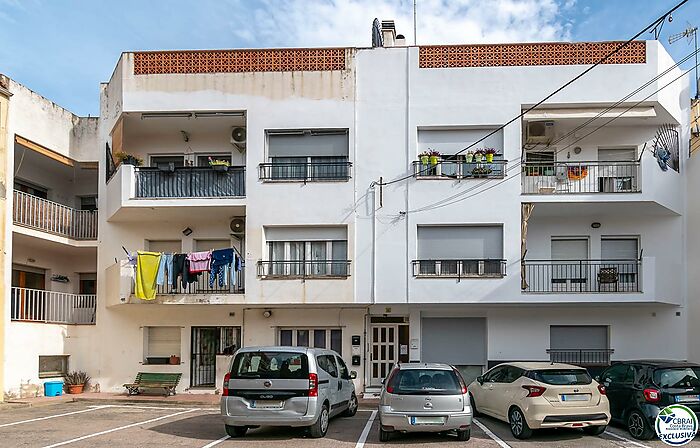 Appartement entièrement rénové au centre de Llançà.