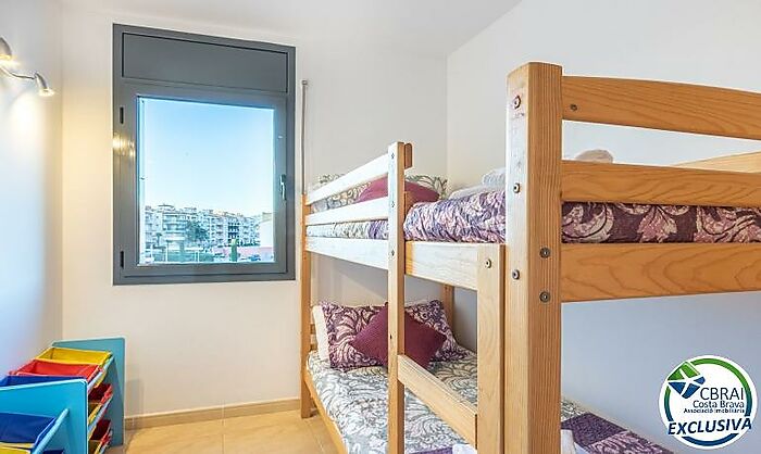 CRISTALL MAR Apartamento de 3 dormitorios con vistas al mar y con piscina comunitaria