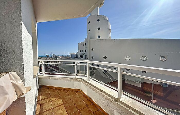 Magnifique appartement de 59 m2 avec terrasse de 10 m2 avec vue sur le canal et la mer.