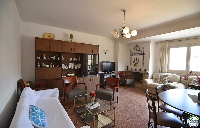 Apartment of 78 m2 located in the center of Roses.