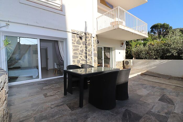 Magnifique appartement rez de jardin près de la plage de l'Almadrava Rosas