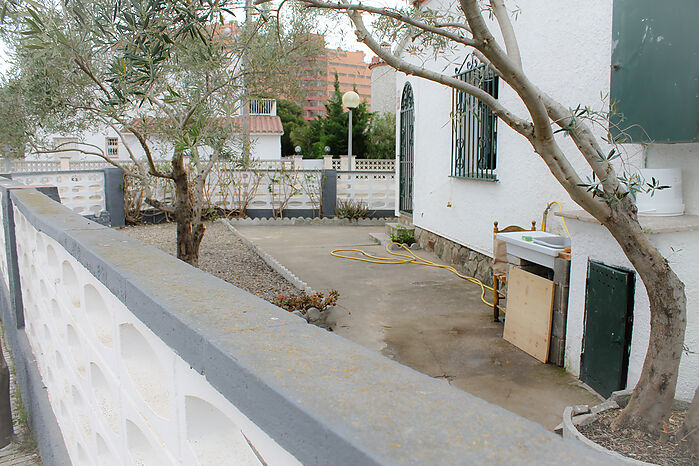 Villa de una sola planta en la zona residencial de Santa Margarita de Rosas