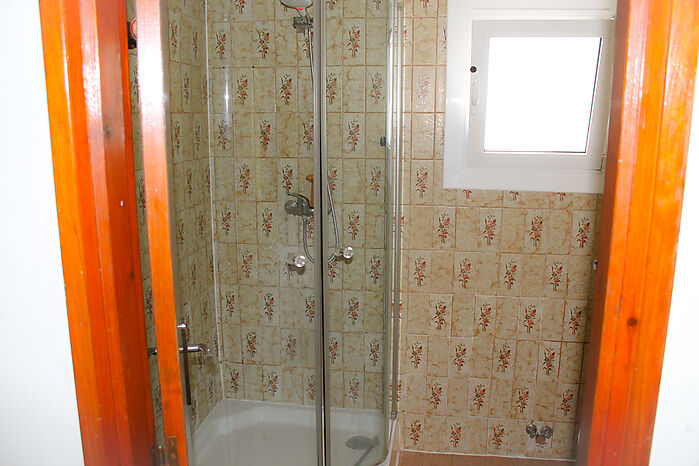 Villa de una sola planta en la zona residencial de Santa Margarita de Rosas